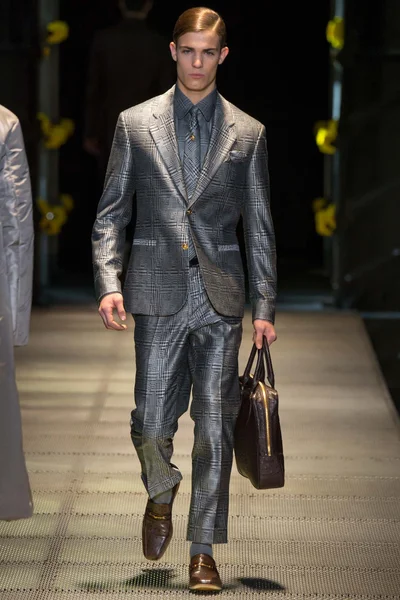 Look 5